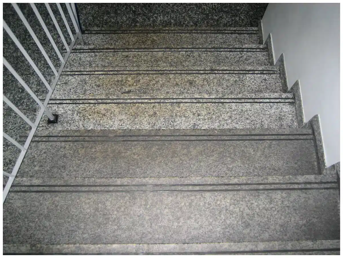 Grauer Riese Schmutzradierer 8